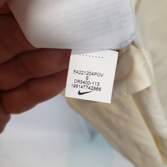 Nike Women's W Every Stitch Considered Woven Parka Jacket in Coconut Milk small - Picture 15 of 16